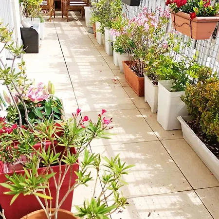 Floor & Terrace With View Appartamento Parigi